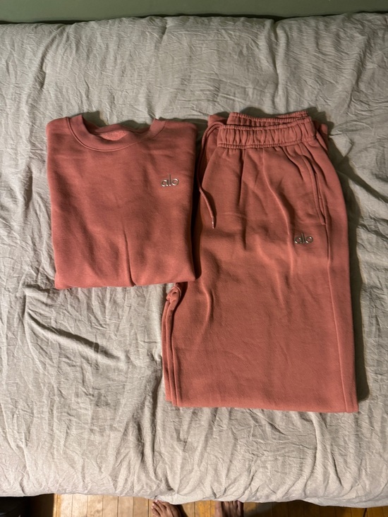 ALO Yoga Pants - Alo Accolade Terra Cotta Sweat Set